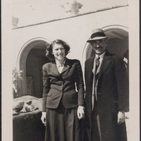 http://83.212.248.204/data/data/enotitaA/A SECTION/View_images/PHOTOS/SAUL AND GLADYS WEINBERG/SAUL AND GLADYS WEINBERG BOX 7/SGW_0450.jpg